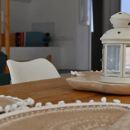 Surf House & Surf School Vandrarhem *