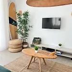 Hostal Surf House & Surf School *