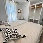 Hostal Surf House & Surf School Corralejo