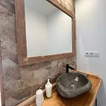 Hostal Surf House & Surf School Corralejo