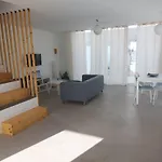 Vandrerhjem Surf House & Surf School Corralejo