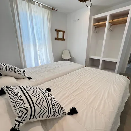 Albergue Surf House & Surf School Corralejo