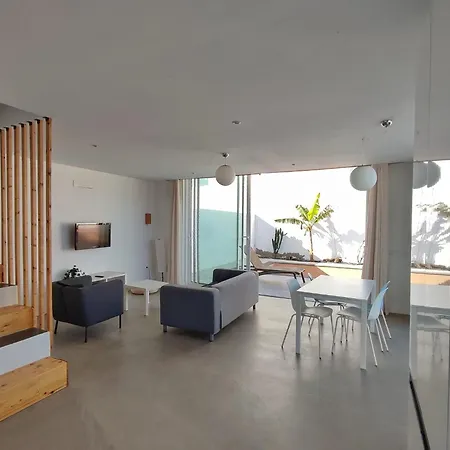 Surf House & Surf School *