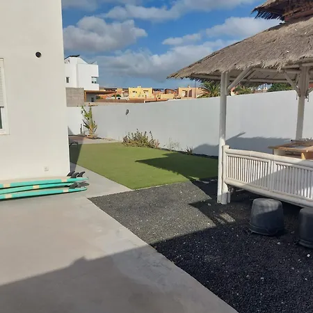 Hostal Surf House & School Only Surf Corralejo