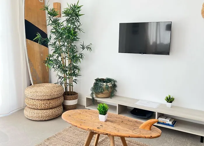 Vandrarhem Surf House & Surf School *