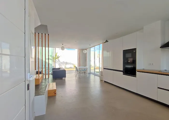 Surf House & Surf School Hostal