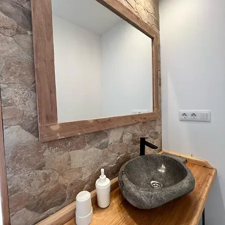 Surf House & Surf School אכסניה