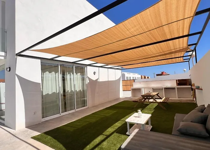 Surf House & Surf School *